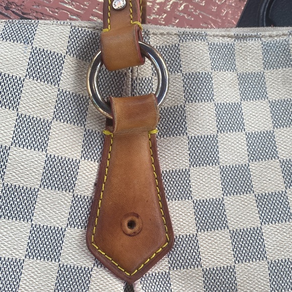 Louis Vitton large bag - Picture 10 of 17